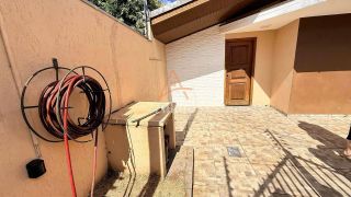 CASA DE ESQUINA PARA LOCAÇÃO – BAIRRO SANTA CRUZ