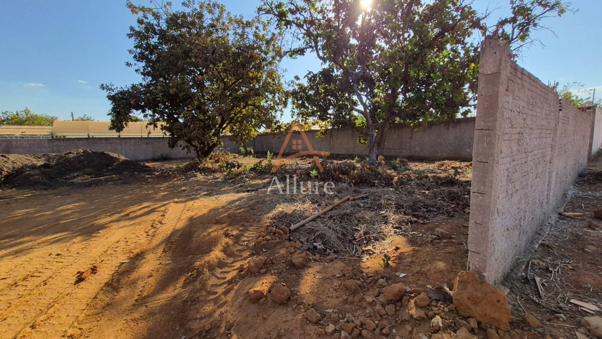 TERRENO À VENDA – JARDIM SAGRADA FAMÍLIA