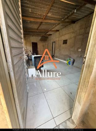 DUAS CASAS NO MESMO TERRENO À VENDA
