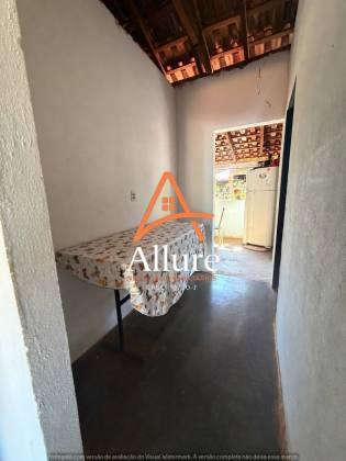 DUAS CASAS NO MESMO TERRENO À VENDA