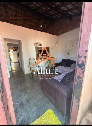 DUAS CASAS NO MESMO TERRENO À VENDA