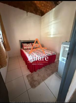 DUAS CASAS NO MESMO TERRENO À VENDA