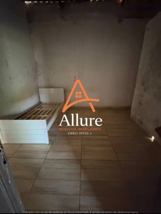 DUAS CASAS NO MESMO TERRENO À VENDA