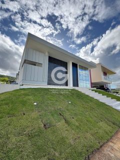 Casa Para Vender com 4 quartos 3 suítes no no Condomínio Sierra Arapiraca