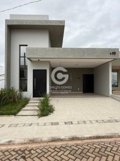 Casa de Condomínio Para Vender com 3 quartos 1 suítes no Residencial Portinari