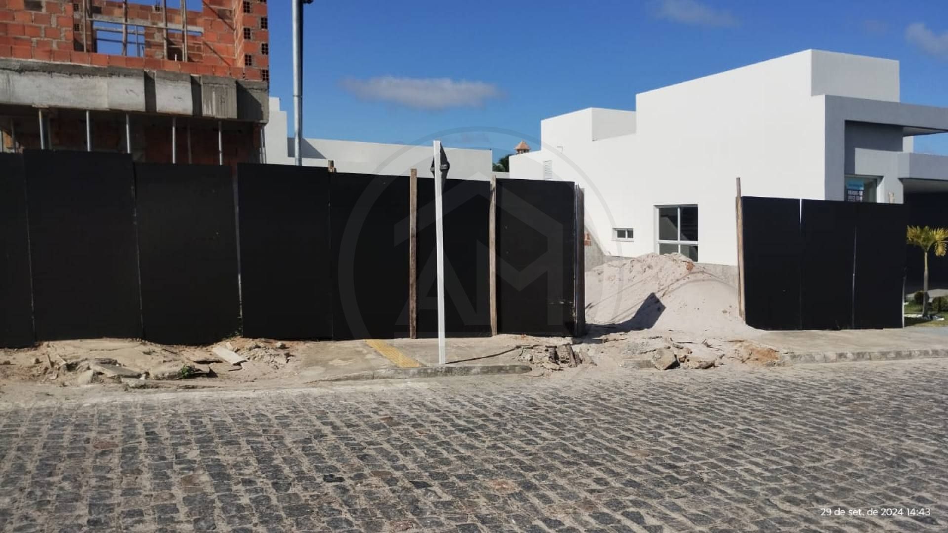 EXCELENTE LOTE À VENDA NO CONDOMÍNIO SOL E PRAIA