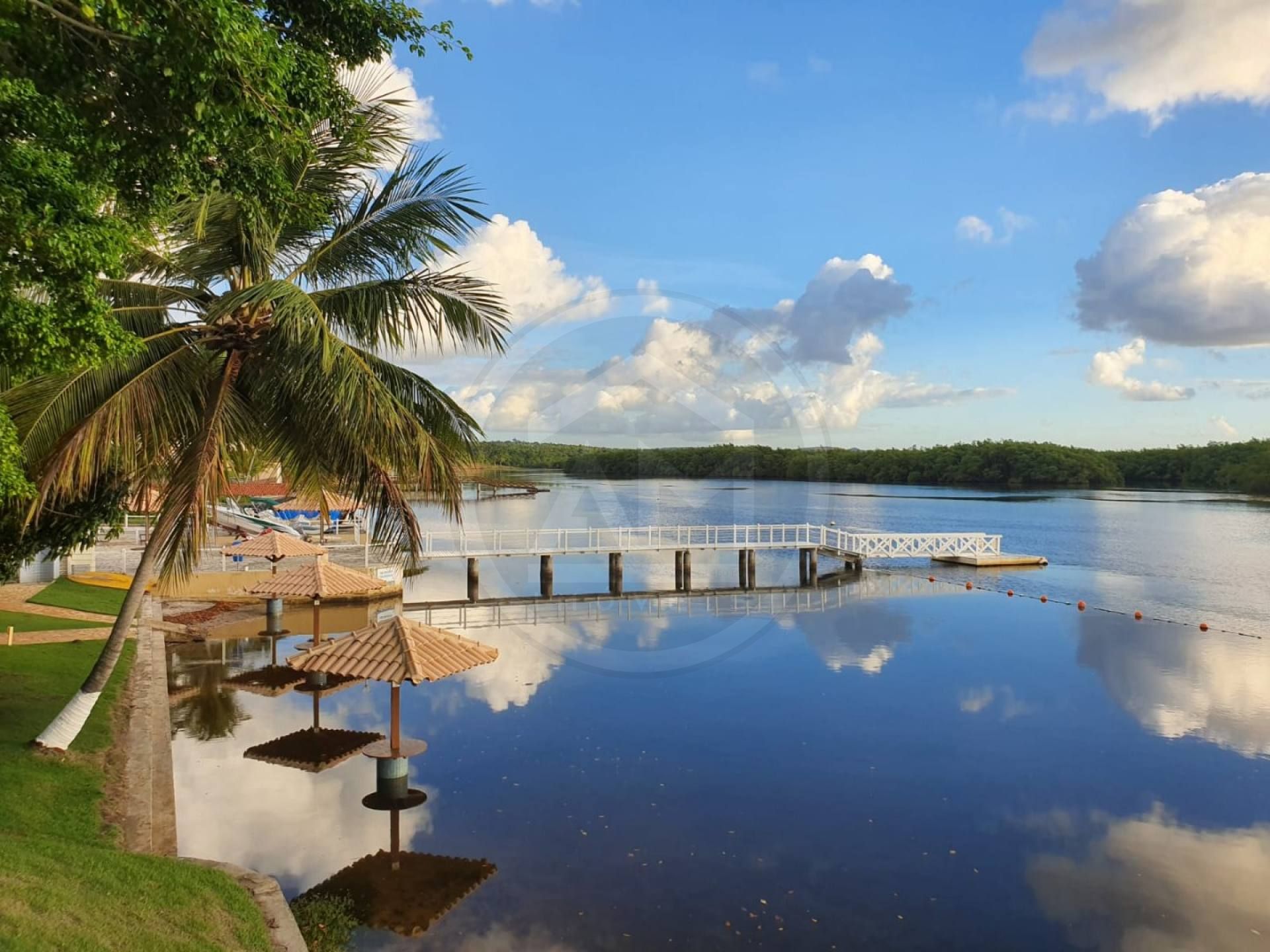 TERRENO NO CONDOMÍNIO PORTO BELLO