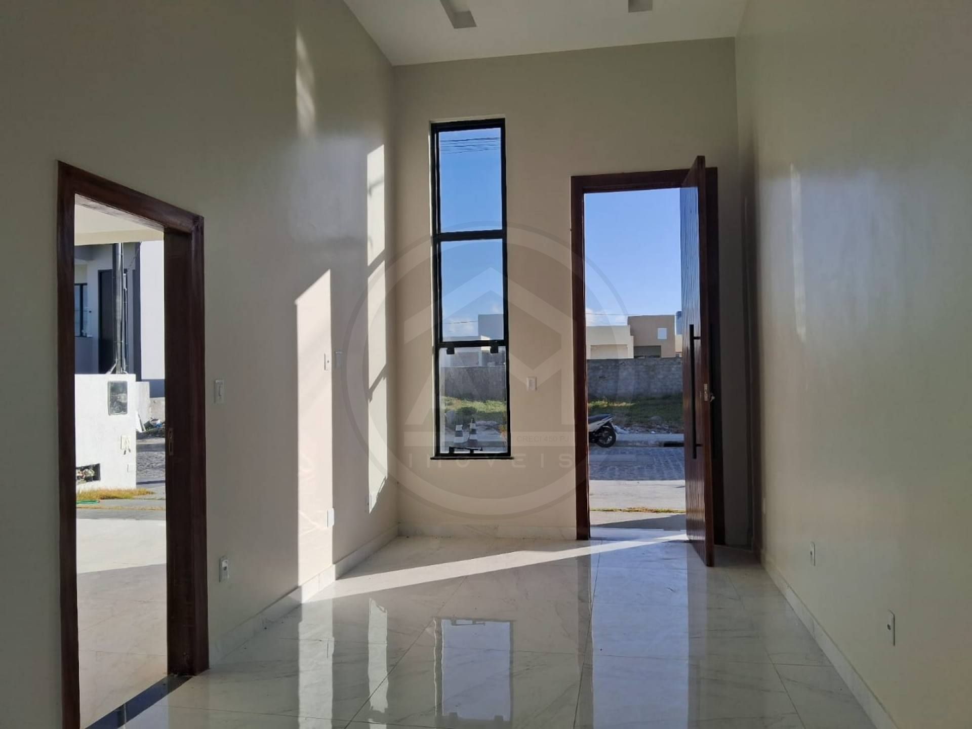 CASA NO CONDOMINIO SOL E PRAIA