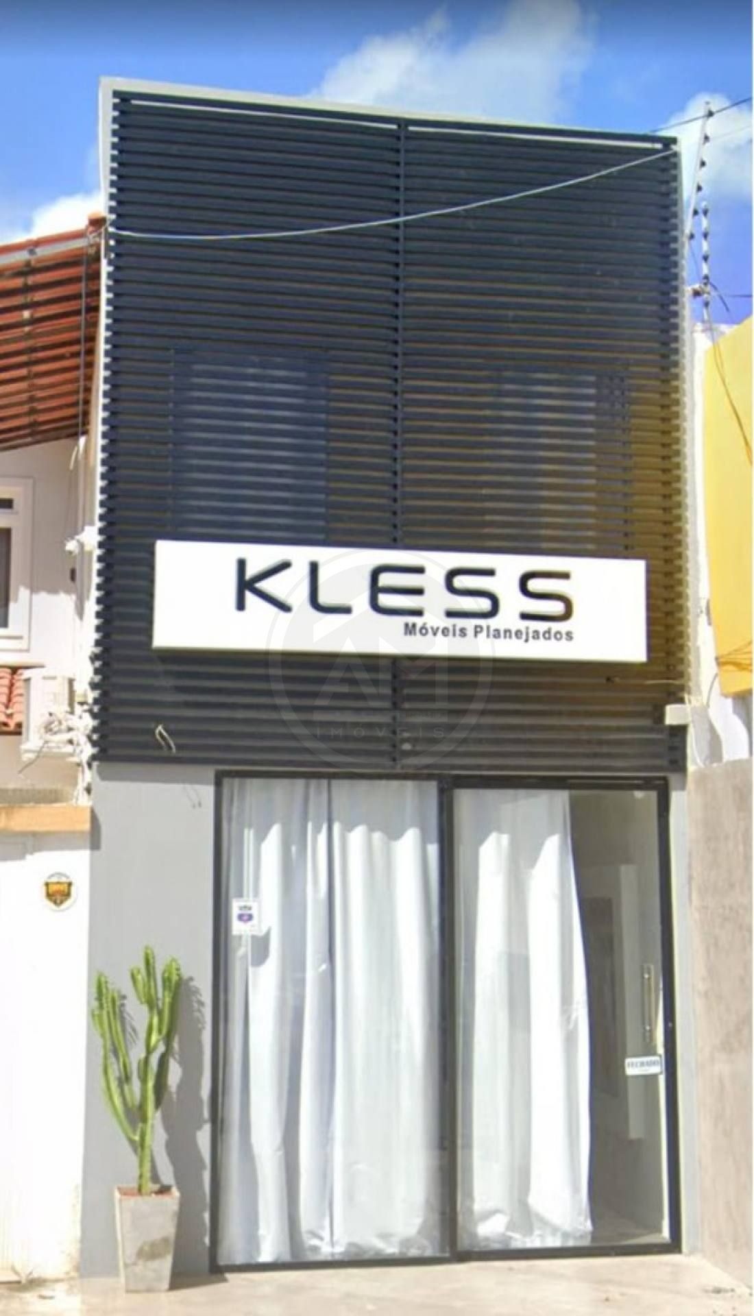 CASA RESIDENCIAL  COM PREDIO COMERCIAL A VENDA