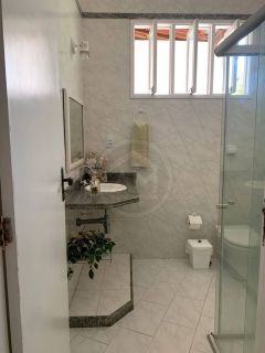 CASA RESIDENCIAL  COM PREDIO COMERCIAL A VENDA