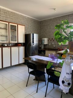 CASA RESIDENCIAL  COM PREDIO COMERCIAL A VENDA