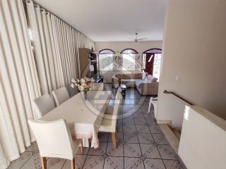 EXCELENTISSÍMA CASA NO BAIRRO PEREIRA LOBO
