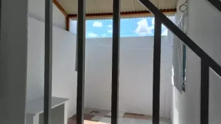 Casa com escritura na avenida principal do Albano Franco