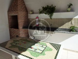 EXCELENTE CASA À VENDA NO BAIRRO SANTA MARIA