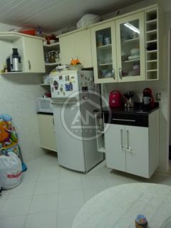 EXCELENTE CASA À VENDA NO BAIRRO SANTA MARIA
