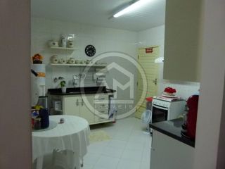 EXCELENTE CASA À VENDA NO BAIRRO SANTA MARIA