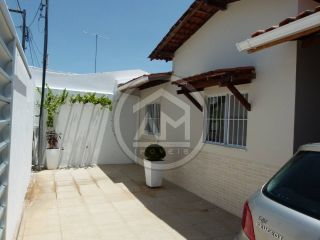 EXCELENTE CASA À VENDA NO BAIRRO SANTA MARIA