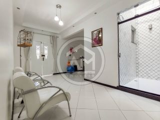 EXCELENTE CASA À VENDA NO BAIRRO JABOTIANA COM PISCINA!