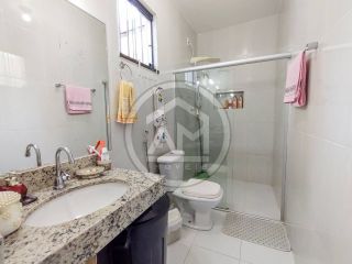 EXCELENTE CASA À VENDA NO BAIRRO JABOTIANA COM PISCINA!