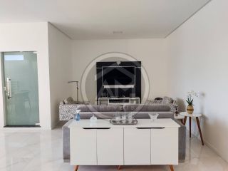 EXCELENTE CASA À VENDA NO BAIRRO JABOTIANA COM PISCINA!