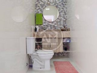 EXCELENTE CASA À VENDA NO BAIRRO JABOTIANA COM PISCINA!