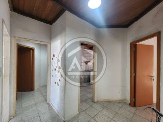 CASA À VENDA COM PISCINA  NO BAIRRO ARUANA