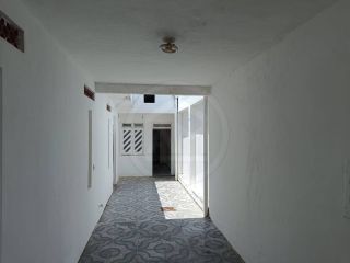 CASA NO CENTRO COMERCIAL DA BARRA