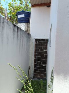 CASA NO CENTRO COMERCIAL DA BARRA