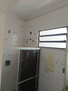 CASA NO CENTRO COMERCIAL DA BARRA