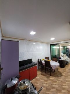 CASA NA FAROLÂNDIA – AMPLA, MODERNA E BEM LOCALIZADA