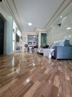 CASA NA FAROLÂNDIA – AMPLA, MODERNA E BEM LOCALIZADA