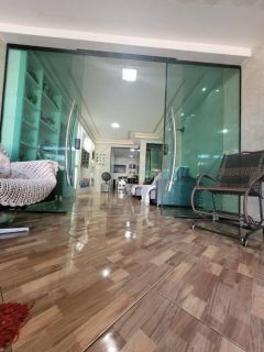 CASA NA FAROLÂNDIA – AMPLA, MODERNA E BEM LOCALIZADA