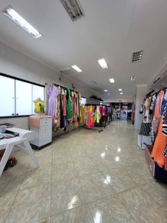 CASA NA FAROLÂNDIA – AMPLA, MODERNA E BEM LOCALIZADA