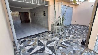 CASA À VENDA NO PONTO NOVO