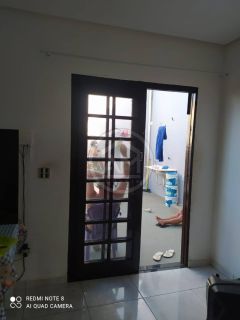 EXCELENTE CASA NO BAIRRO SANTA CECÍLIA