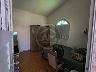 EXCELENTE CASA DE ESQUINA NO CENTRO À VENDA