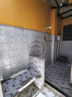 EXCELENTE CASA DE ESQUINA NO CENTRO À VENDA