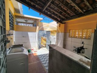 EXCELENTE CASA DE ESQUINA NO CENTRO À VENDA