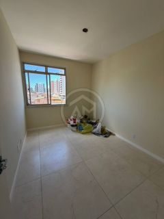 APÊ REFORMADO NO EDIFÍCIO LOUVRE