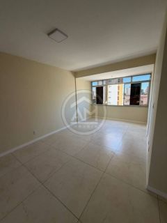 APÊ REFORMADO NO EDIFÍCIO LOUVRE