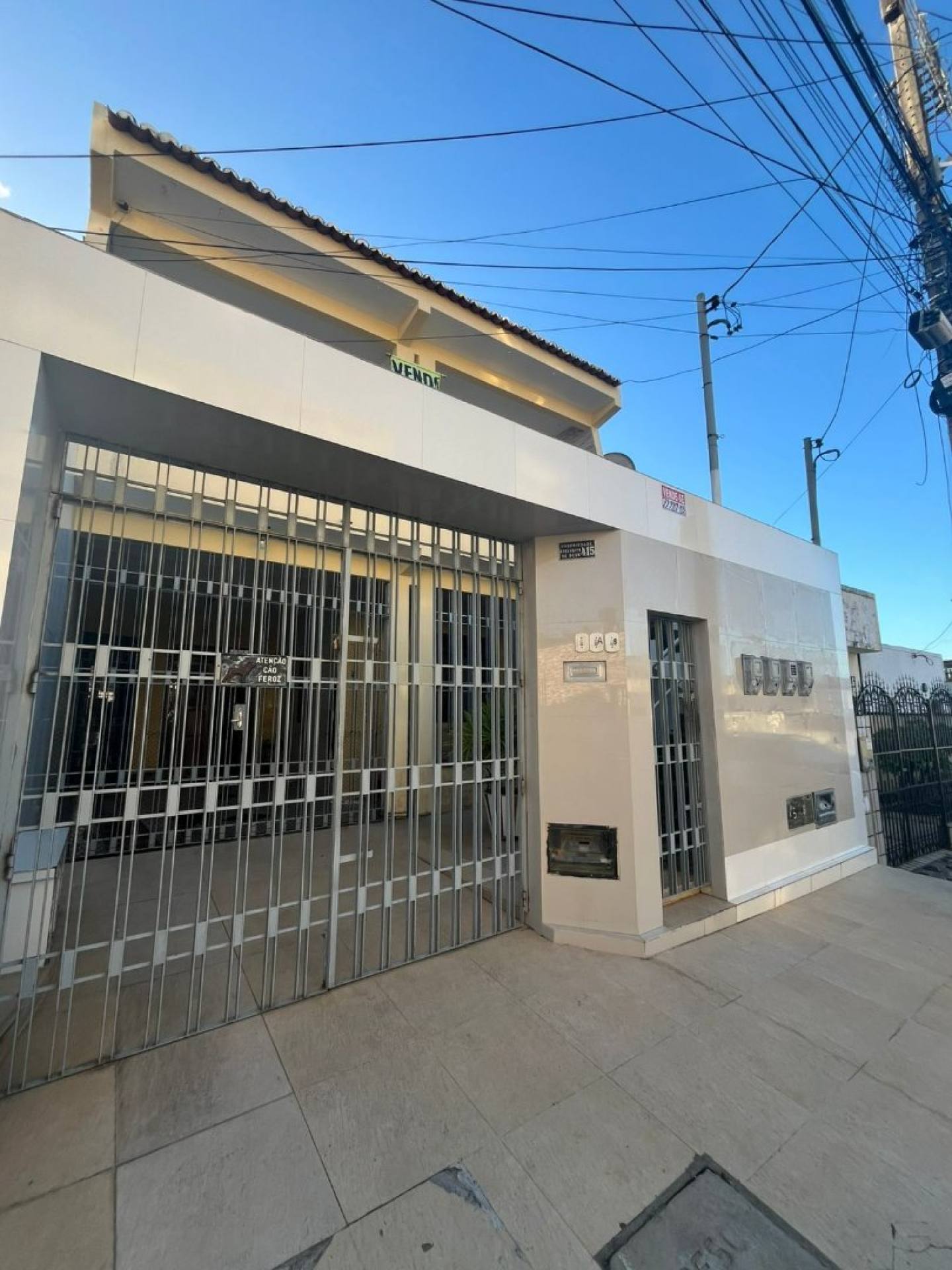 3 CASAS EM UM ÚNICO IMÓVEL – EXCELENTE OPORTUNIDADE