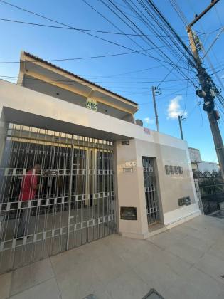 3 CASAS EM UM ÚNICO IMÓVEL – EXCELENTE OPORTUNIDADE