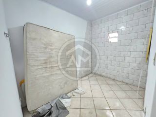 CASA Á VENDA - CIDADE NOVA