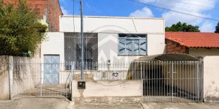 EXCELENTE CASA À VENDA – SOMENTE À VISTA