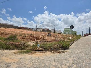 LOTE NO PORTO POXIM