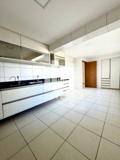 Alugo Apartamento em Casa Forte- 207m²- 4 Quartos