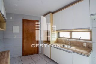 Vendo excelente apto na Madalena- 3 Quartos