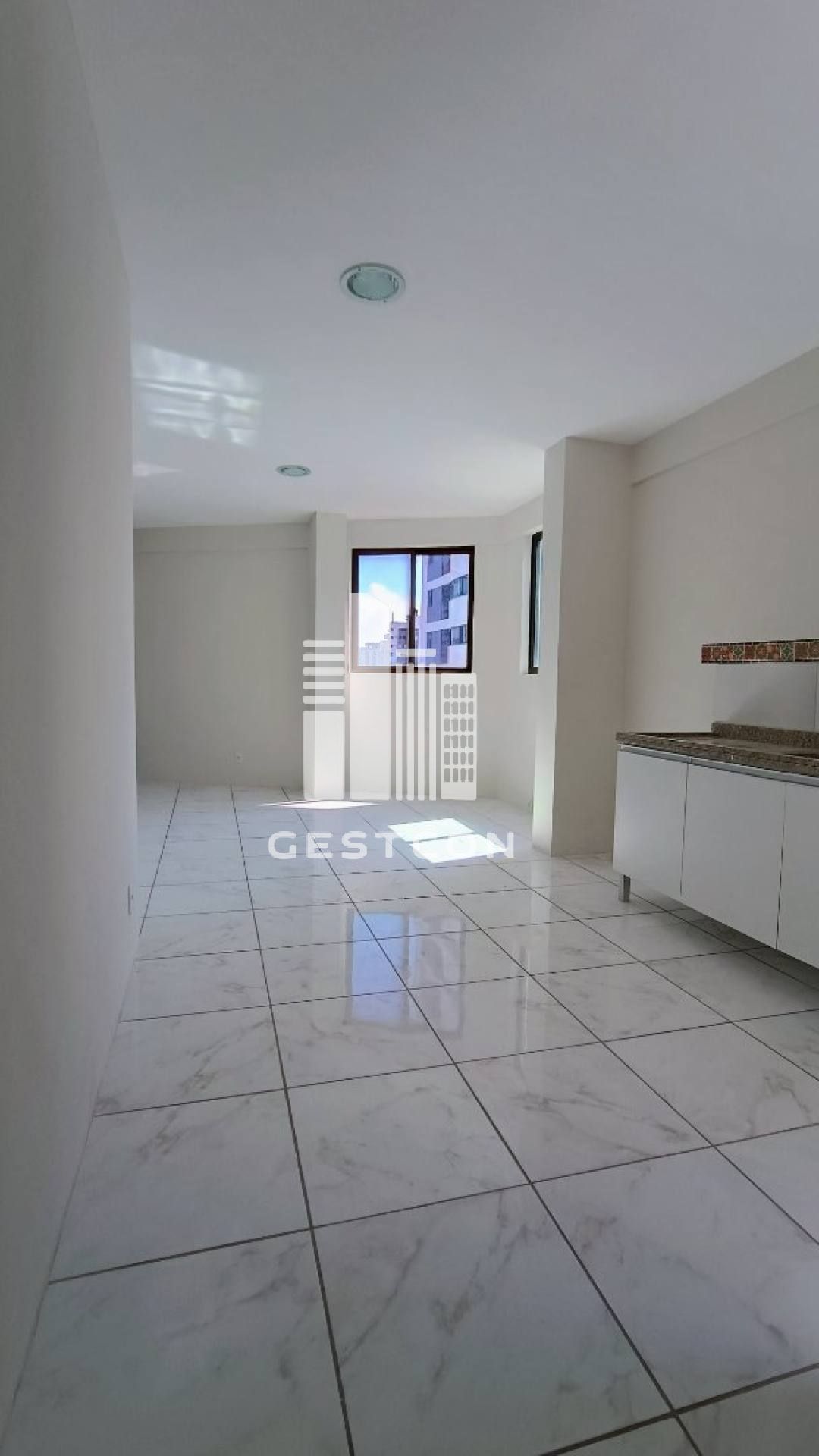 Apartamento com aproximadamente 45m2, 1 Quarto, 1 Vaga de Garagem !