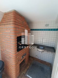 Apartamento com aproximadamente 115m2, 3 Quartos sendo 2 Suítes, 2 Vagas de Garagem!