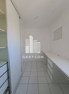 Apartamento com aproximadamente 115m2, 3 Quartos sendo 2 Suítes, 2 Vagas de Garagem!